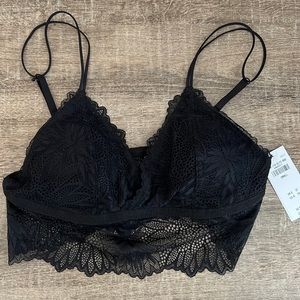 Black Abercrombie bralette with removable padding